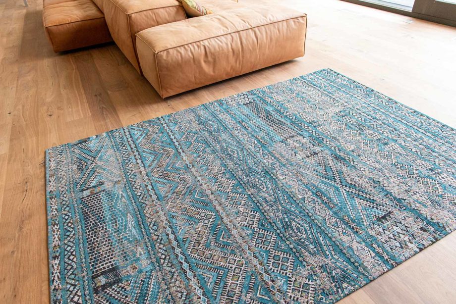 Louis De Poortere tapete LX 9110 Antiquarian Kilim Zemmuri Blue interior 6