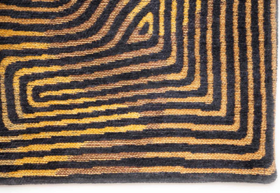Louis De Poortere tapete LX 9227 Meditation Coral Black Gold corner