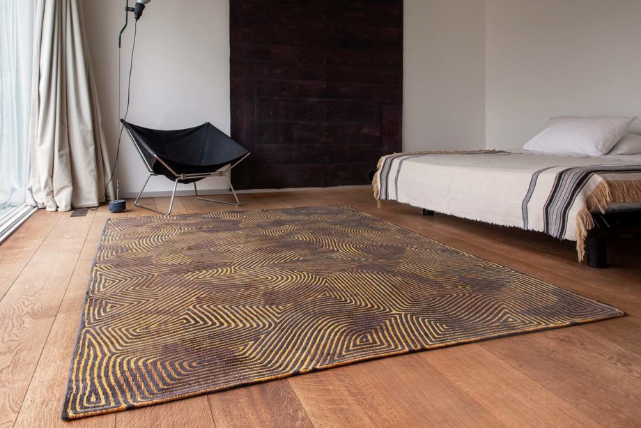 Louis De Poortere tapete LX 9227 Meditation Coral Black Gold interior 1