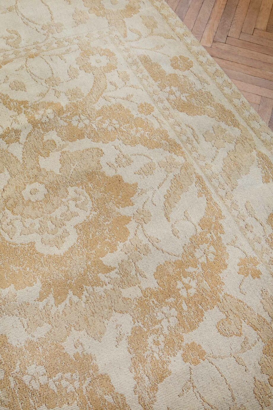 Laura Ashley Newborough Pale Gold 081606 interior B