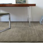 Asiatic tapete Kuza Stripe Khaki interior