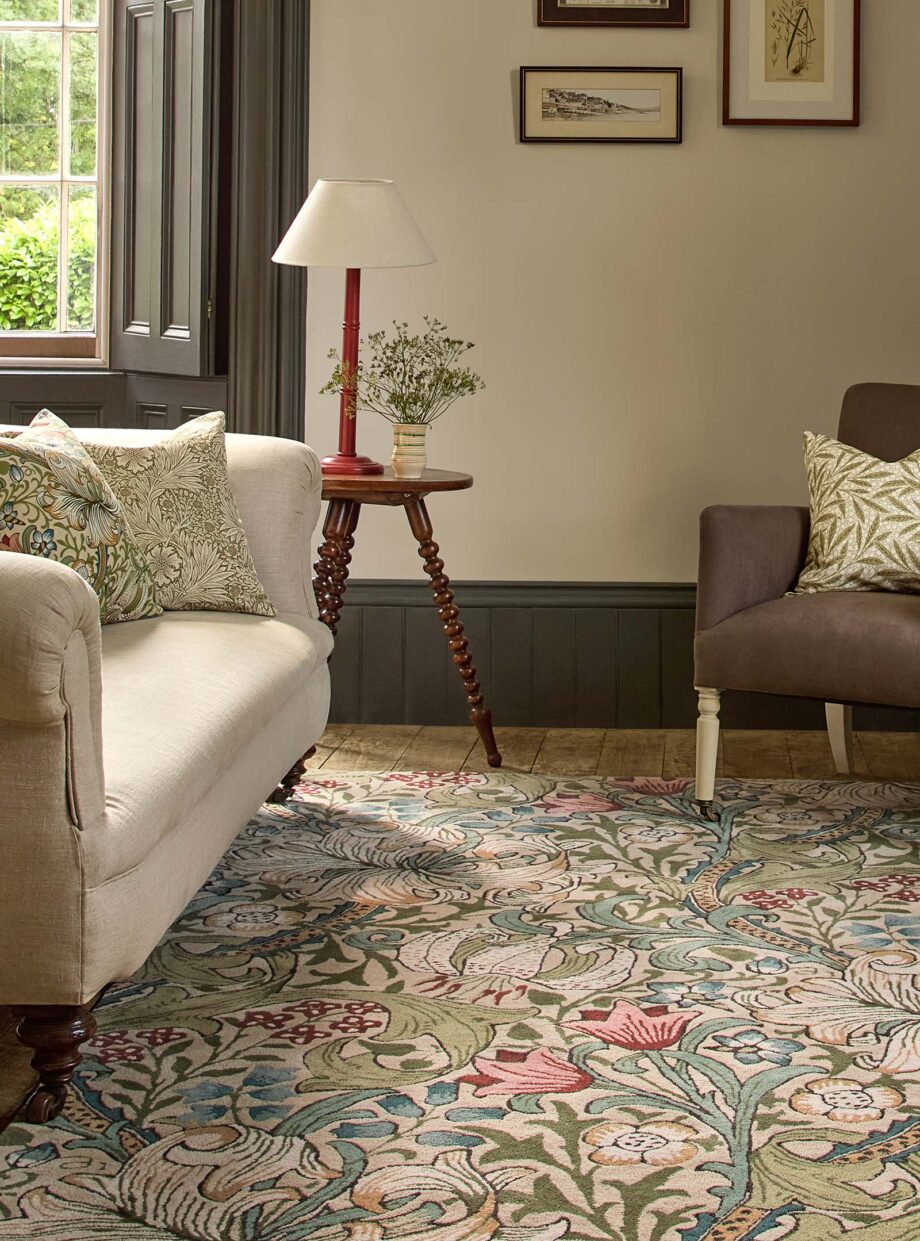 Morris Co Golden Lily Green Red 130107 interior AA