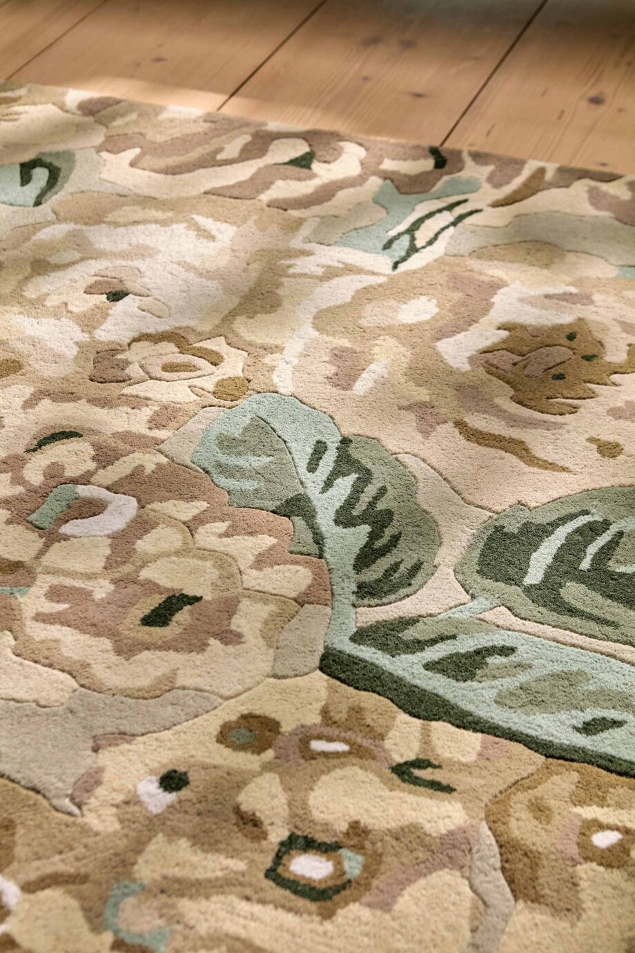 Sanderson Rose Peony Birch 045001 interior C