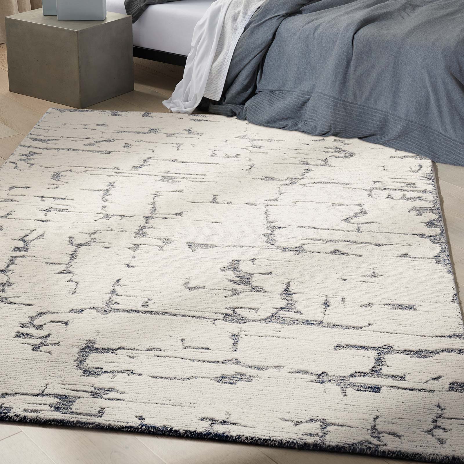 Calvin Klein tapete Sculptural CK009 SCL01 BLUE 5X7 099446876997 interior 1