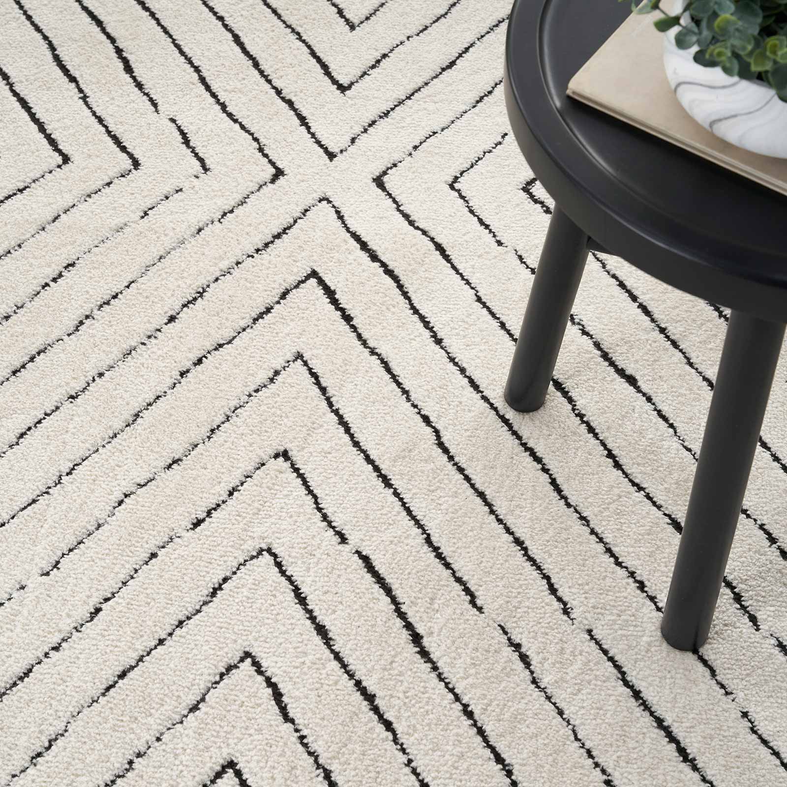 Nourison tapete Modern Comfort MNC01 IVBLK IVORY BLACK 5x7 099446902139 interior 2
